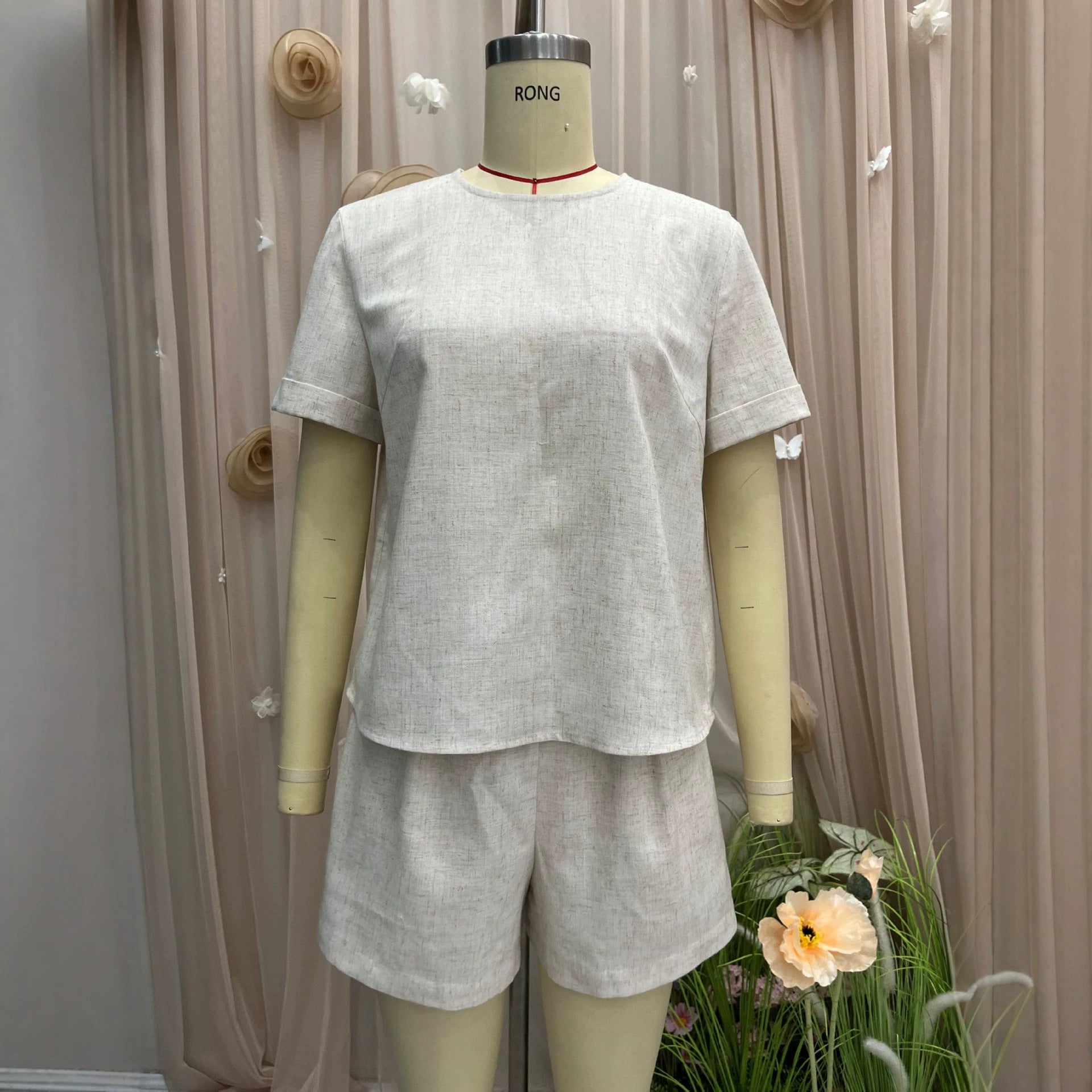 Linen Two-Piece Set – Relaxed Top & Cropped Pants