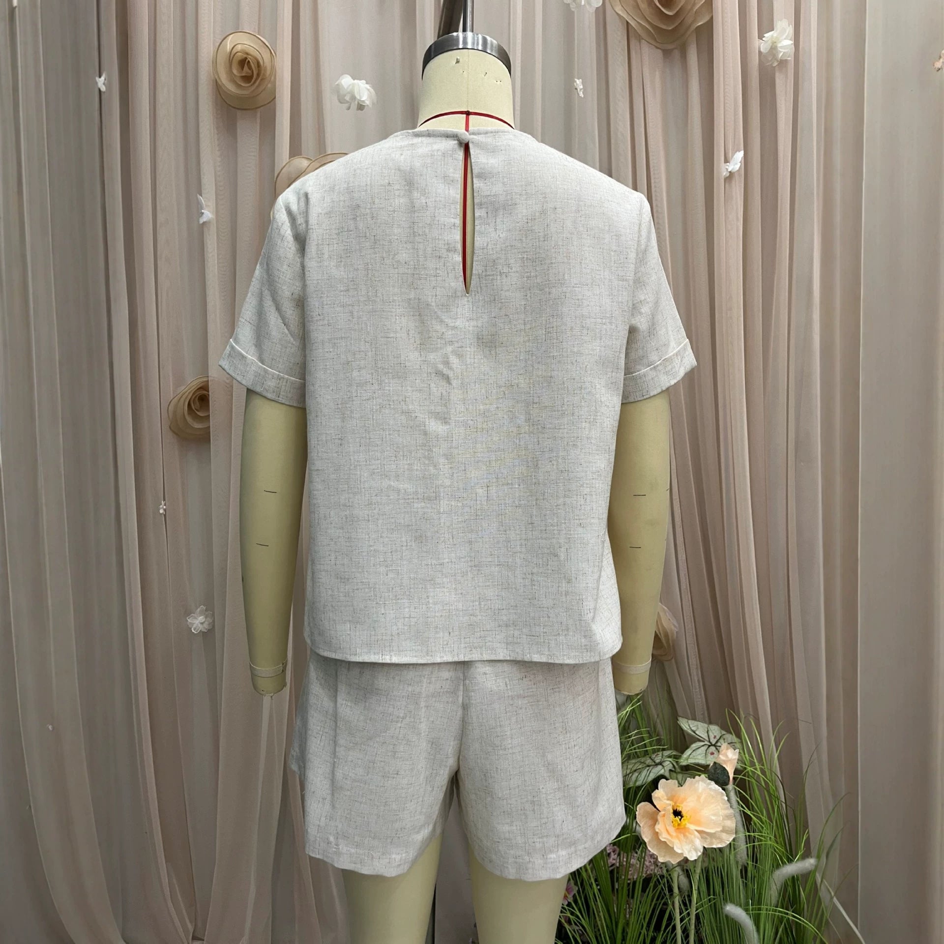 Linen Two-Piece Set – Relaxed Top & Cropped Pants