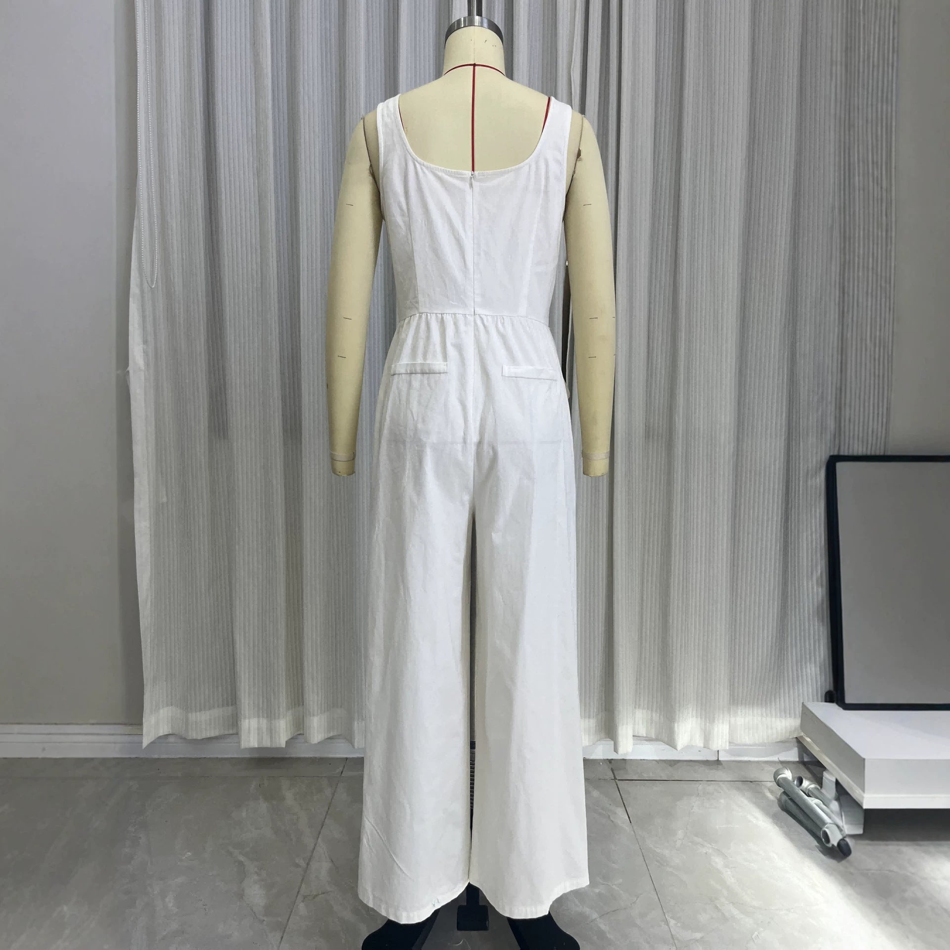 V-Neck Pocket Jumpsuit – High-Waist Long-Leg Style