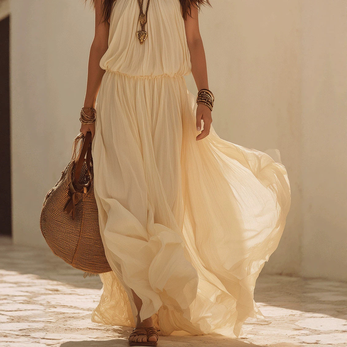 Halter Neck Maxi Dress – Waist-Defining Silhouette