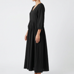V-neck pleated dress - black